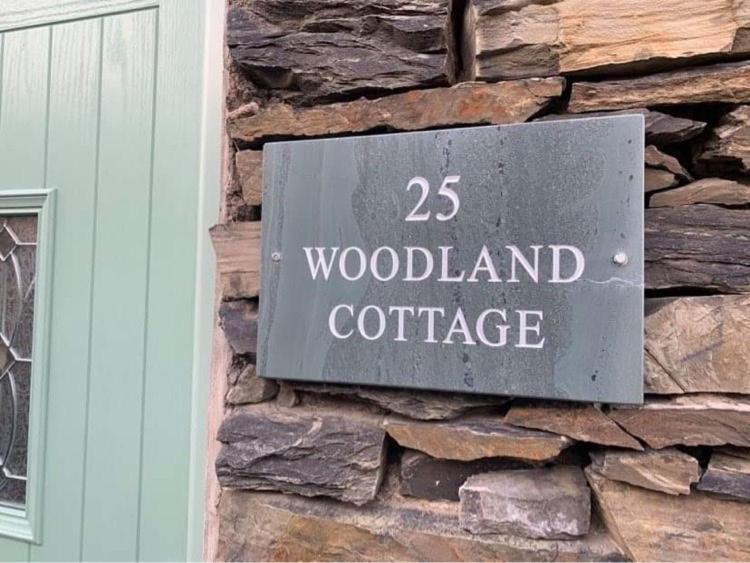 Woodland Cottage - Private Courtyard - Pet Friendly Retreat In The Heart Of Уиндермир Экстерьер фото